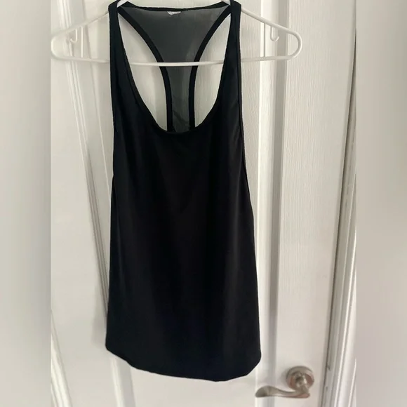 Fabletics top bundle - Picture 2 of 6